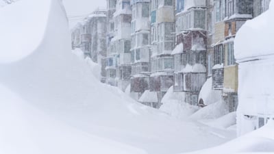 Más de cinco metros de nieve paralizan ciudades en Kamchatka