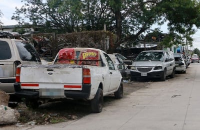 Talleres de mecánica invaden la vía pública y ponen en riesgo a la comunidad