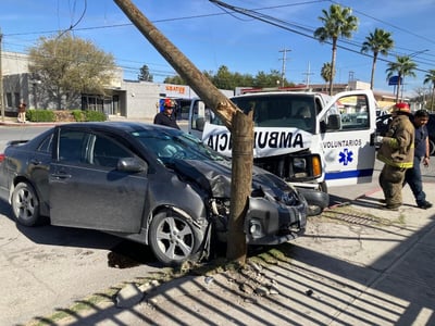 Ambulancia del GUBC involucrada en fuerte choque en Monclova