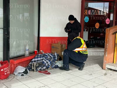 Protección Civil mantiene vigilancia a persona en situación de calle en Obrera Norte