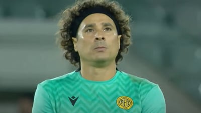 Guillermo Ochoa y AEL Limassol superan al Aris en clásico local