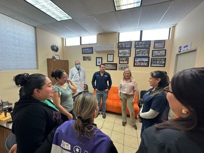 Encabeza Carlos Jiménez y Norma Treviño recorrido en hospitales