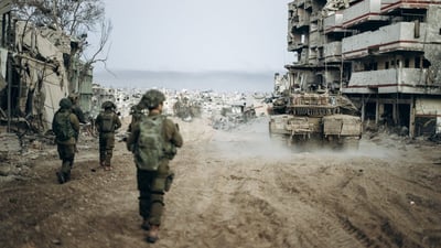 Pentágono usa IA Maven para analizar datos y priorizar blancos en guerra