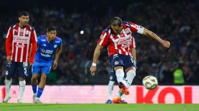 'Chicharito' Hernández rompe el silencio sobre el penal fallado ante Cruz Azul