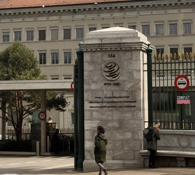 Comercio mundial se desacelera ante tensiones energéticas y aranceles