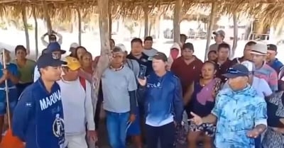 Pescadores acusan que sigue derrame de chapopote en Veracruz