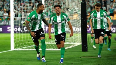 Betis sella boleto a Champions y hunde al Elche
