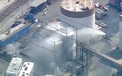 Evacúan a 40 mil personas por fuga química en California