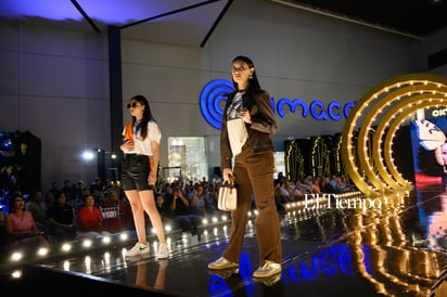 Desfile de moda otoño invierno, Cimaco Monclova

Desfile de moda otoño invierno, Cimaco Monclova CIMACOMONCLOVA

Desfile de moda otoño-invierno de la tienda Cimaco en la ciudad de Monclova, Coahuila Paseo Monclova, Monclova Coahuila, México

Paseo Monclova, Monclova, Coahuila, México, Moda, Desfile, Cimaco