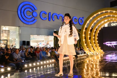 Pasarela Cimaco otoño invierno 2024

Desfile de moda otoño invierno, Cimaco Monclova CIMACOMONCLOVA

Desfile de moda otoño-invierno de la tienda Cimaco en la ciudad de Monclova, Coahuila Paseo Monclova, Monclova Coahuila, México

Paseo Monclova, Monclova, Coahuila, México, Moda, Desfile, Cimaco