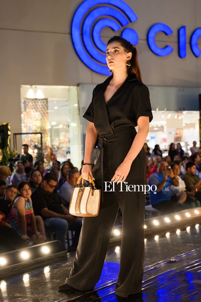 Pasarela Cimaco otoño invierno 2024

Desfile de moda otoño invierno, Cimaco Monclova CIMACOMONCLOVA

Desfile de moda otoño-invierno de la tienda Cimaco en la ciudad de Monclova, Coahuila Paseo Monclova, Monclova Coahuila, México

Paseo Monclova, Monclova, Coahuila, México, Moda, Desfile, Cimaco