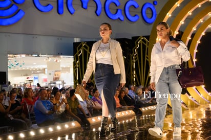 Pasarela Cimaco otoño invierno 2024

Desfile de moda otoño invierno, Cimaco Monclova CIMACOMONCLOVA

Desfile de moda otoño-invierno de la tienda Cimaco en la ciudad de Monclova, Coahuila Paseo Monclova, Monclova Coahuila, México

Paseo Monclova, Monclova, Coahuila, México, Moda, Desfile, Cimaco