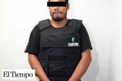 DETIENEN  A EX POLICÍA