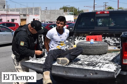 LO ATORAN  CON  20 GRAPAS DE MARIHUANA