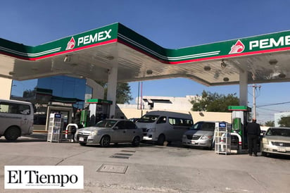 Precio de gasolina podría  bajar hasta los 12 pesos