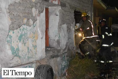 INCENDIAN LOTE BALDÍO A MEDIA NOCHE