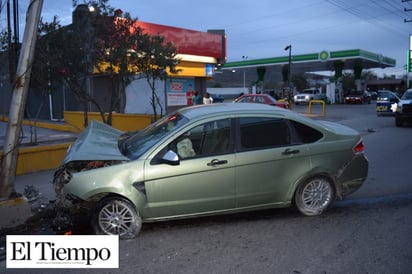 EX POLICÍA HACE CHUZA EN EL PUENTE