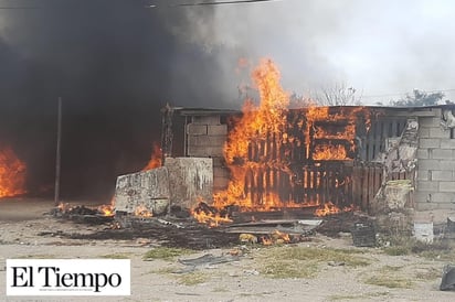 SE INCENDIAN DEPÓSITOS DE ALMACEN