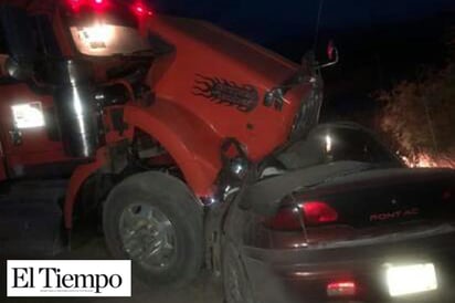 CHOCA CONTRA TRÁILER Y SE MATA