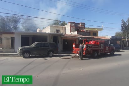 VORAZ INCENDIO CASI QUEMA CASA