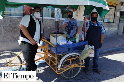 Desalojan a taqueros  de la plaza por COVID