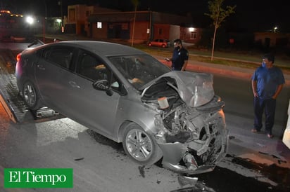 CHOCA CONTRA CAMIÓN ESTACIONADO