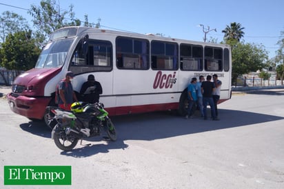 CHOCA CAMIÓN DE TRANSPORTE