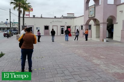 Pasean ciudadanos  sábados y domingos