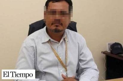 Funcionario con COVID-19 escupe a personas en hospital y escapa