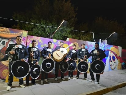 PIDEN MARIACHIS  NO REPORTAR  LAS SERENATAS 