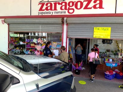 Florerías y pastelerías trabajaron vigiladas