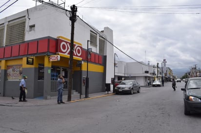 Asalta tienda con lujo de violencia