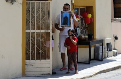 Festejan históricamente con sana distancia devotos al Santo Patrono de Arteaga