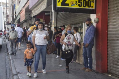 Comercio  adelanta su reapertura;  ‘revive’ el  centro de Saltillo