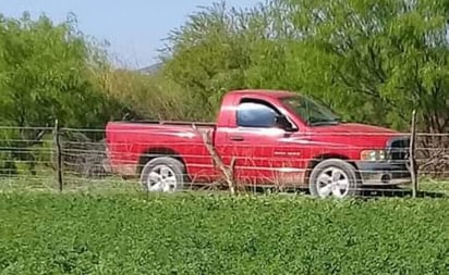 Le roban a ex Alcalde su  camioneta  de su casa