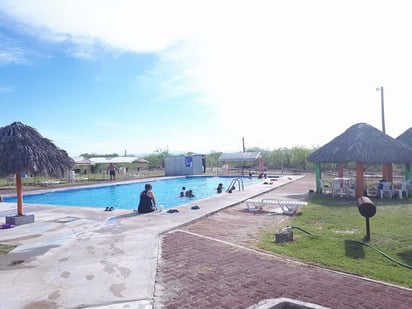 Captan a familia en un balneario