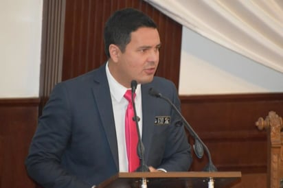 Pide diputado de  Coahuila bajar el costo de titulación