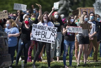 Donald Trump habló con familiares de George Floyd y pide fin de protestas