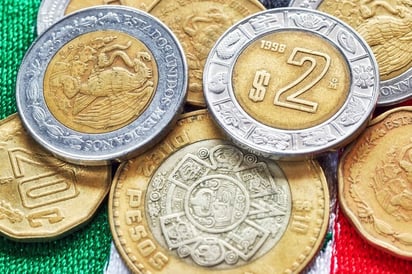 Consigue el peso su mejor mes en 25 años