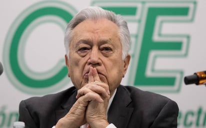 Función Pública debe investigar a hijo de Bartlett: AMLO