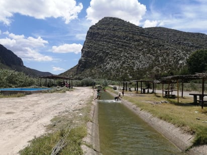 Echan a 10 familias del balneario Las  Flores, había niños