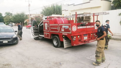 Reportan incendio en casa... y solo quemaban basura