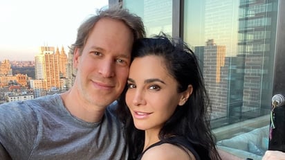 Martha Higareda se muestra muy enamorada de David Korins