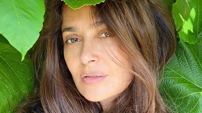 Salma Hayek sin maquillaje y despeinada