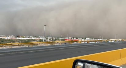 Sorprende la tolvanera a la  Región Laguna