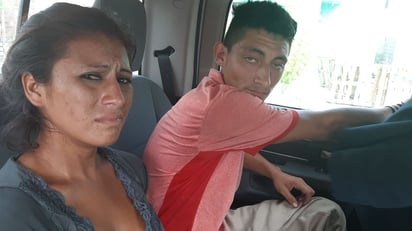 Sorprenden a pareja robando