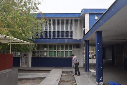 Roban en escuela