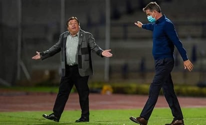 Miguel Herrera continúa violando protocolo de la Liga MX