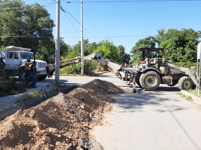 Sin agua en  dos calles de  Nadadores,  por trabajos