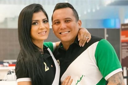 Edwin Luna no descarta cantar con su esposa Kimberly Flores